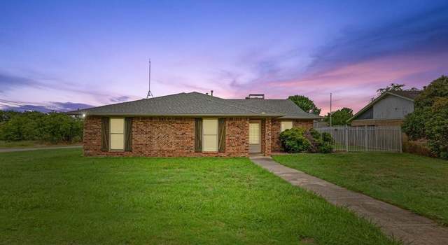 Photo of 2110 Azalea St, Denton, TX 76205