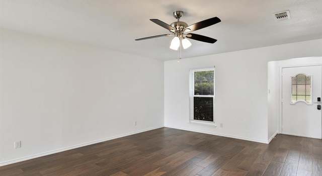 Photo of 2110 Azalea St, Denton, TX 76205