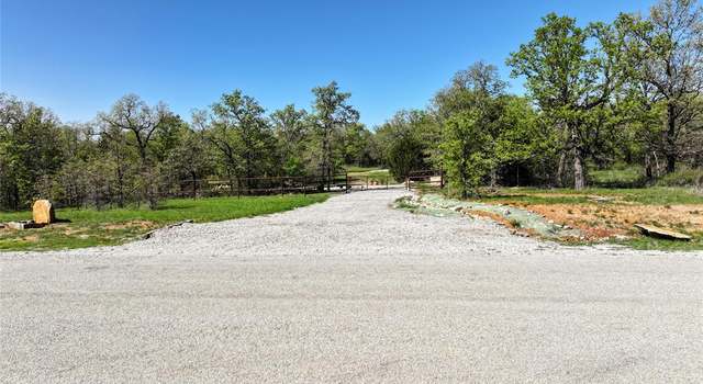 Photo of 321 Silver Leaf Dr, Sunset, TX 76270