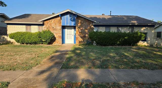Photo of 906 Walnut Pkwy, Garland, TX 75042