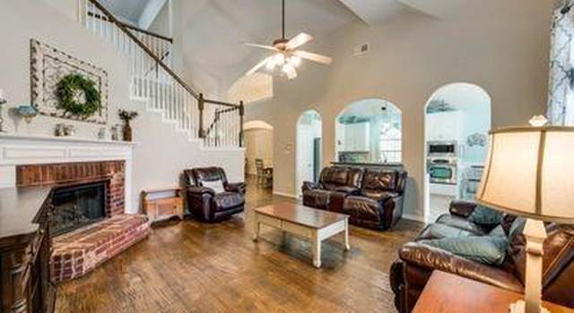 Photo of 3 Fountain Ct, Mansfield, TX 76063