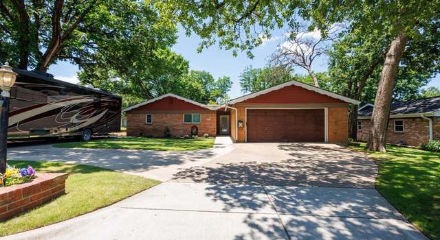 Photo of 841 Patti Dr, Bedford, TX 76022