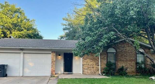 Photo of 2411 Laredo Ct, Arlington, TX 76015
