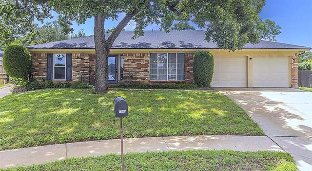 Photo of 912 Hillside Ct, Bedford, TX 76022