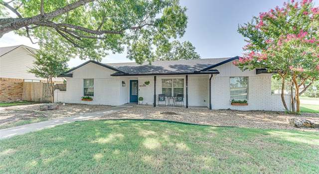 Photo of 1107 Scarlet Oaks Cir, Ennis, TX 75119