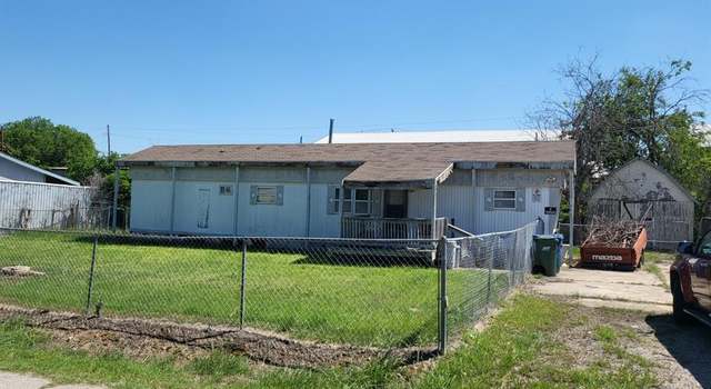 Photo of 104 Sycamore Ln, Roanoke, TX 76262