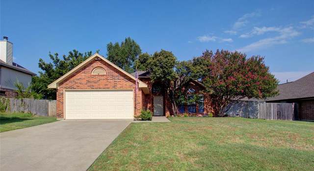 Photo of 613 Reeves Ln, Kennedale, TX 76060