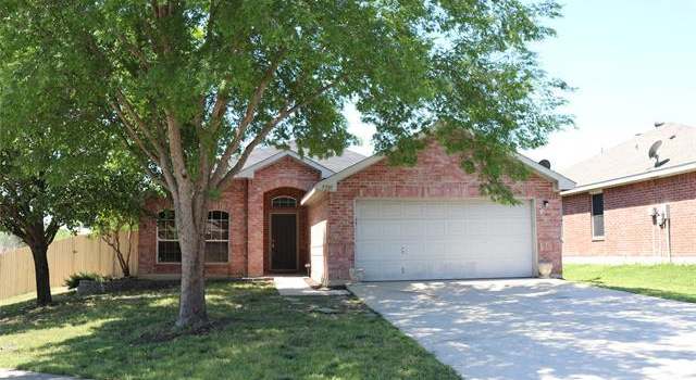 Photo of 5501 Fox Run Dr, Watauga, TX 76137
