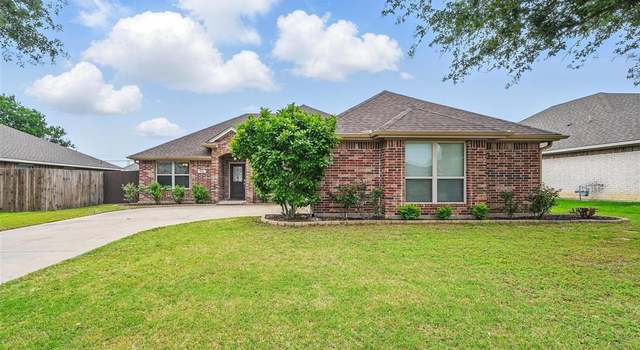 Photo of 316 Village Pkwy, Crowley, TX 76036