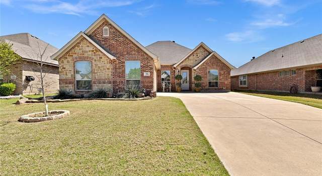 Photo of 508 Sky View Ct, Burleson, TX 76028