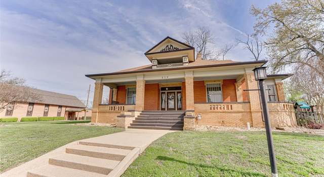 Photo of 210 W Elm St, Winnsboro, TX 75494