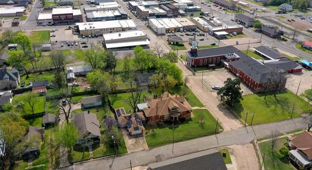 Photo of 210 W Elm St, Winnsboro, TX 75494