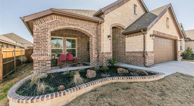Photo of 705 Long Iron Dr, Fort Worth, TX 76108