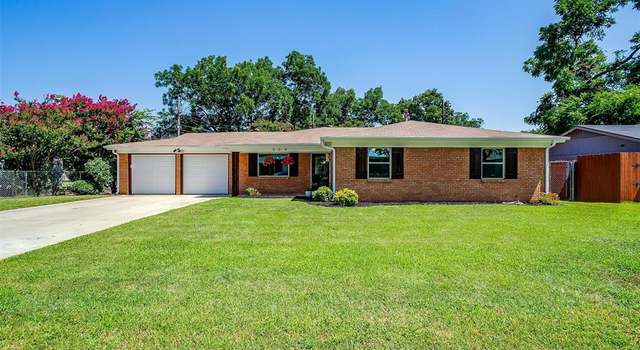 Photo of 504 Woodcrest Dr, Hurst, TX 76053