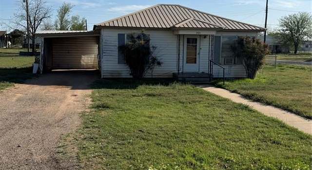 Photo of 300 E 9th St, Quanah, TX 79252