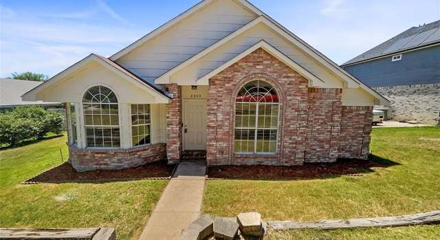 Property at 2305 Rockhill Rd, McKinney, TX 75072, 3 beds, 2 baths