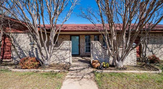 Photo of 402 Robin St, Throckmorton, TX 76483
