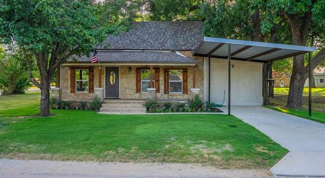 Photo of 528 Maple St, Paradise, TX 76073