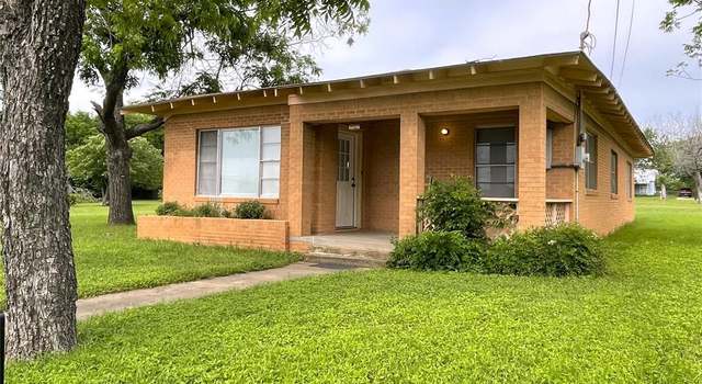 Photo of 1806 N Robinson St, Cleburne, TX 76031