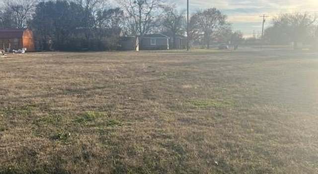 Photo of 209 Bonham St, Tom Bean, TX 75489