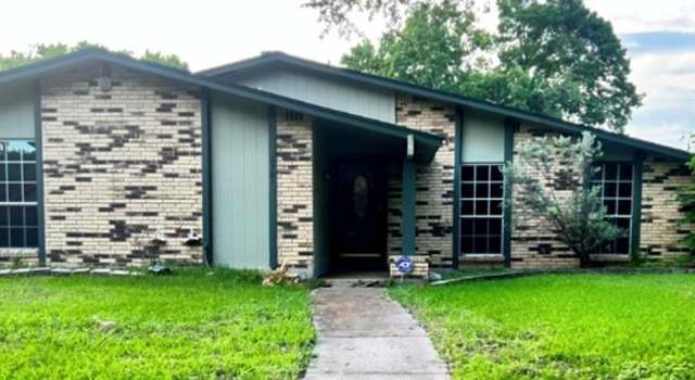 Photo of 2901 Branch Oaks Dr, Garland, TX 75043