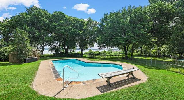 Photo of 2565 Castle Cir, Fort Worth, TX 76108