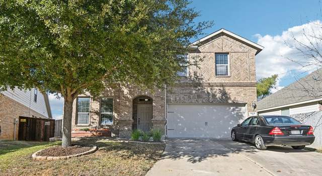 Photo of 2812 Merry View Ln, Fort Worth, TX 76120