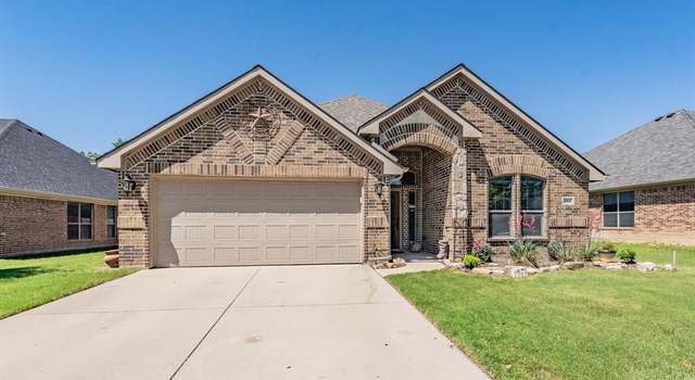 Photo of 3905 Hunter Peak Rd, Fort Worth, TX 76262