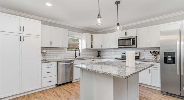 Photo of 109 Carroll Dr, Athens, TX 75752