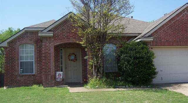 Photo of 7010 Lake Jackson Dr, Arlington, TX 76002