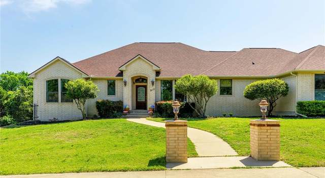 Photo of 912 E Highland Rd, Oak Leaf, TX 75154
