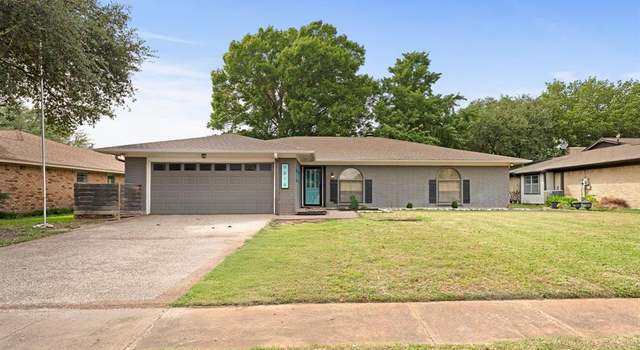 Photo of 9816 Westpark Dr, Benbrook, TX 76126