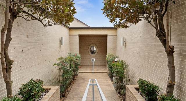 Photo of 1819 Westover Sq, Fort Worth, TX 76107