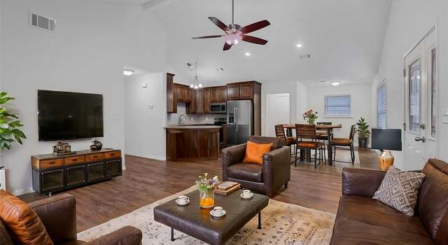 Photo of 603 E South St, Whitesboro, TX 76273