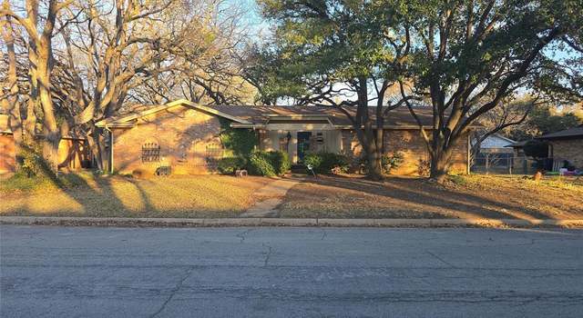 Photo of 705 Lake Louise Rd, Fort Worth, TX 76103