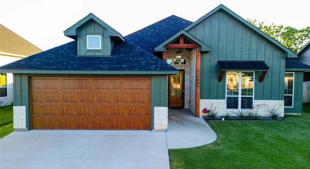 Photo of 111 Vaughn Meadows Dr, Tom Bean, TX 75491