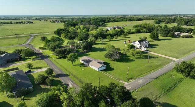 Photo of 150 N Powell Dr, Hubbard, TX 76648