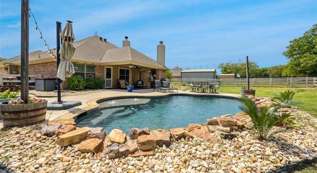 Photo of 115 Lyndsey Ct, Boyd, TX 76023