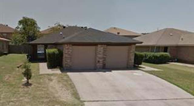 Photo of 6721-6723 Westcreek Dr, Fort Worth, TX 76133