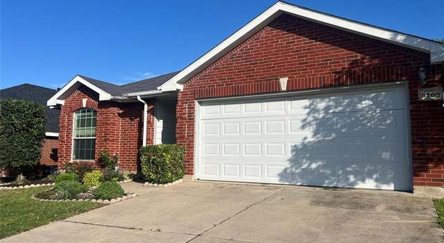 Photo of 9709 Jericho Ln, Fort Worth, TX 76108