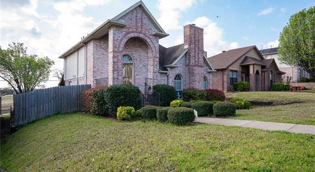 Photo of 12762 Hilltop Dr, Balch Springs, TX 75180