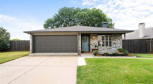 Photo of 801 Canary Ln, Mansfield, TX 76063