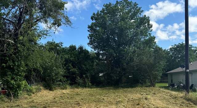 Photo of 609 West Main St, Wolfe City, TX 75496