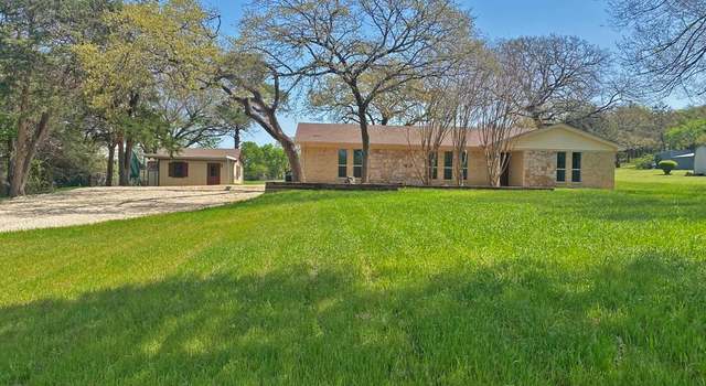 Photo of 2063 Trailwood Dr W, Burleson, TX 76028