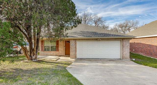 Photo of 806 Rumfield Rd, White Settlement, TX 76108