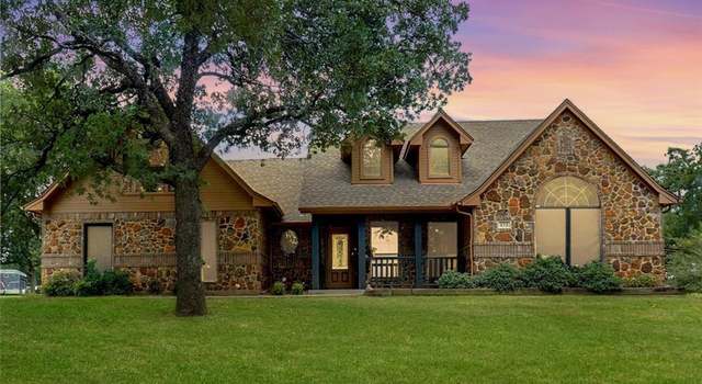 Photo of 172 Williamsburg Ln, Springtown, TX 76082