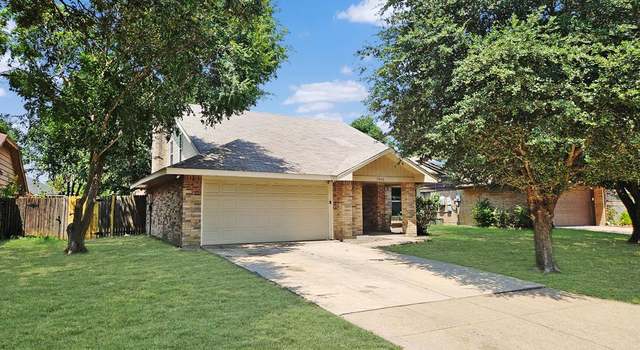 Property at 2666 Steppington St, Grand Prairie, TX 75052, 3 beds, 2.5 baths