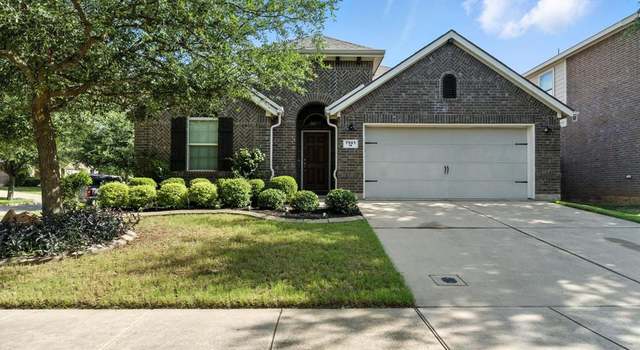 Property at 7501 Bancroft Cir, Fort Worth, TX 76120, 3 beds, 2 baths