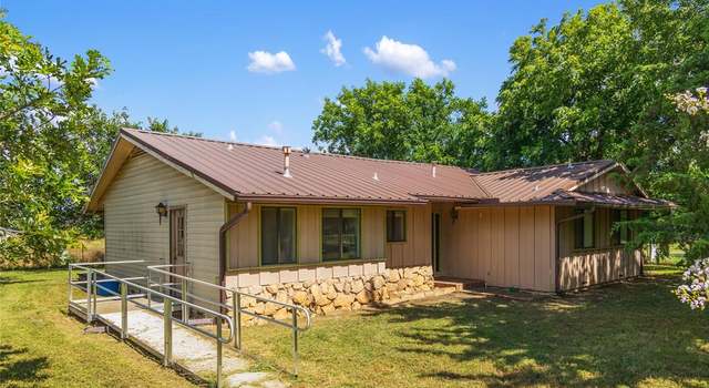 Photo of 409 3rd St, Blanket, TX 76432
