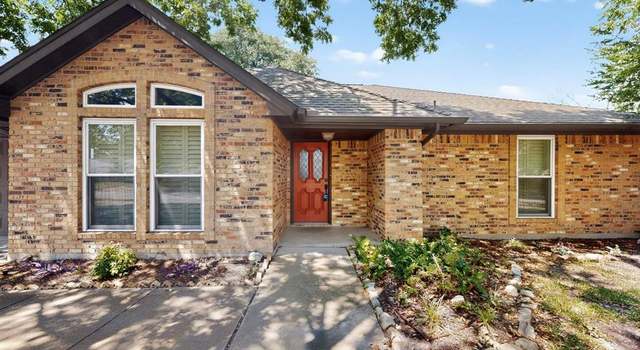Property at 10168 Stoneleigh Dr, Benbrook, TX 76126, 3 beds, 2 baths